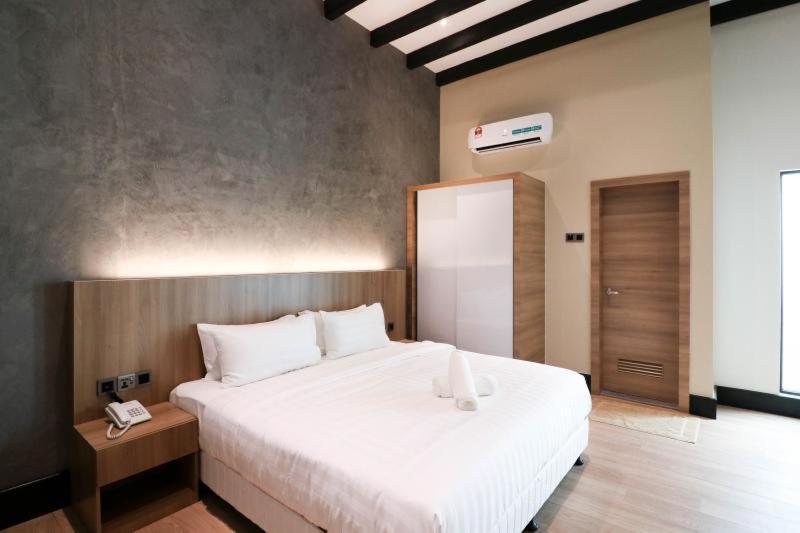 The Nines Hotel
